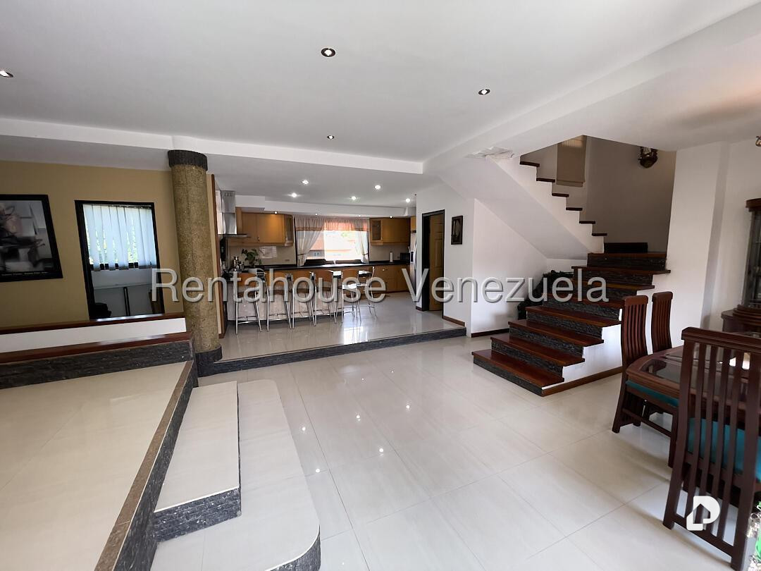 Casa en Lomas del Halcon, Caracas – 4