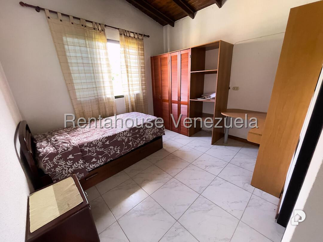 Casa en Lomas del Halcon, Caracas – 16