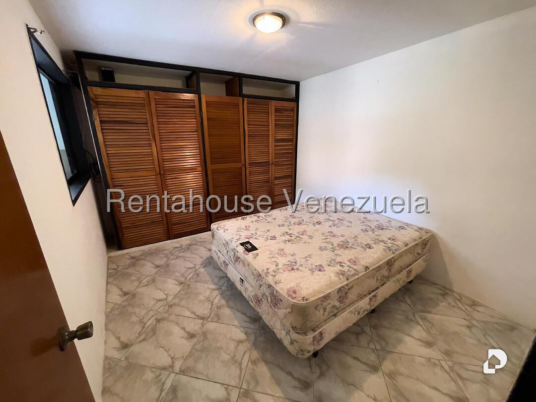 Casa en Lomas del Halcon, Caracas – 30