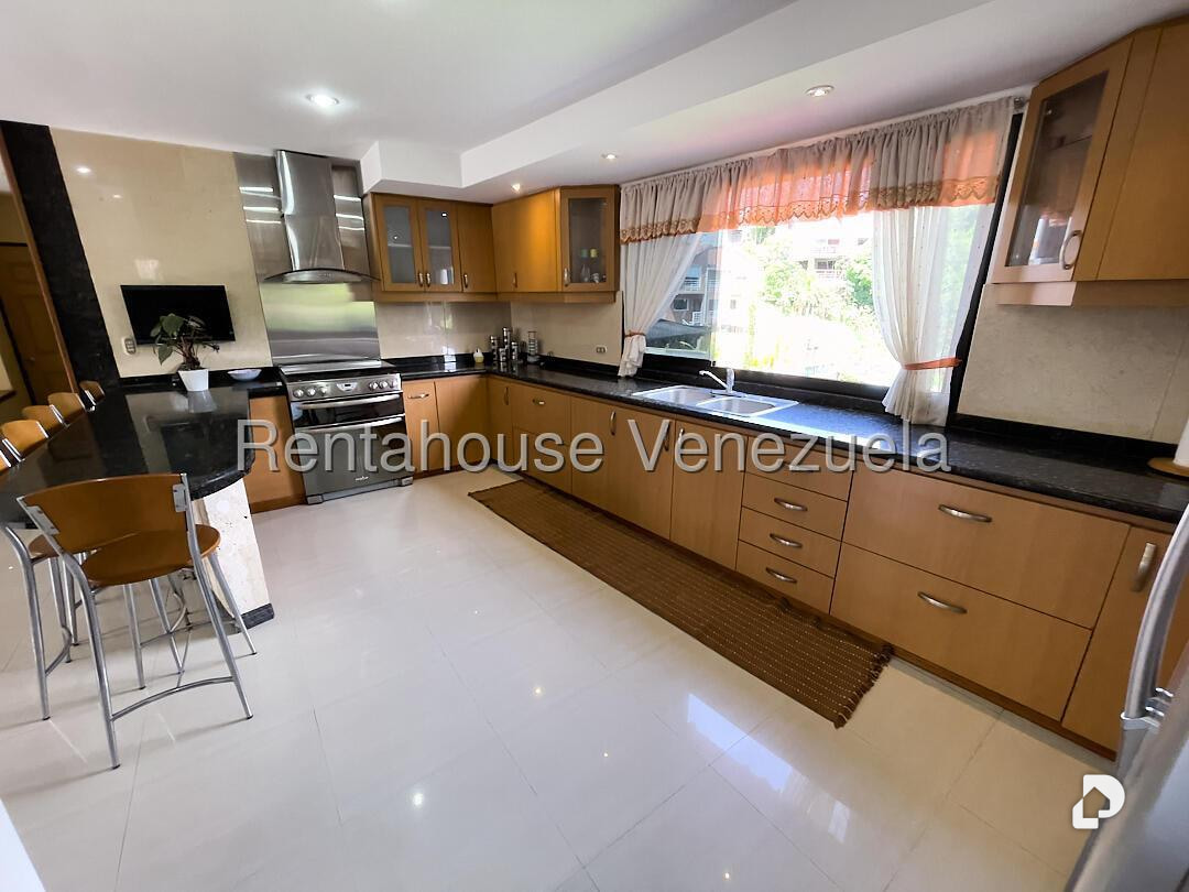 Casa en Lomas del Halcon, Caracas – 13