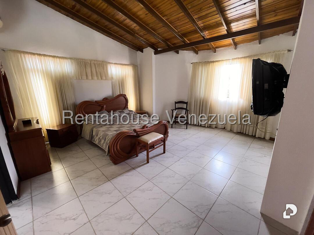 Casa en Lomas del Halcon, Caracas – 19