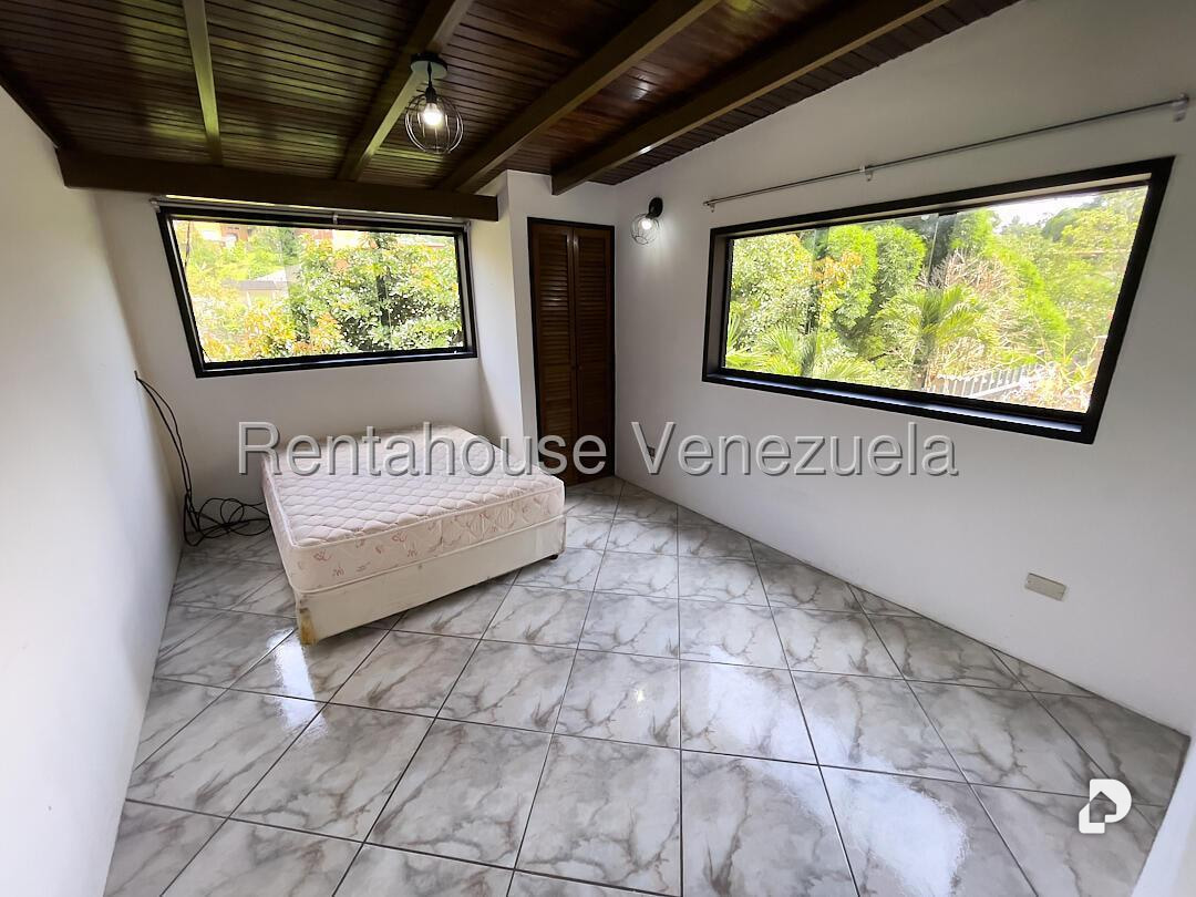 Casa en Lomas del Halcon, Caracas – 28