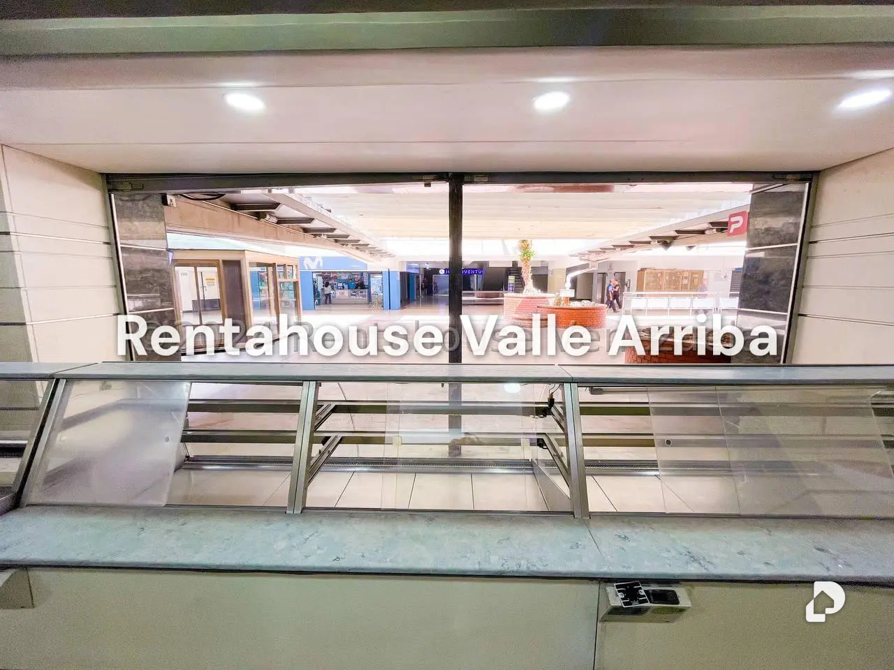 Local comercial en Los Palos Grandes, Caracas – 11