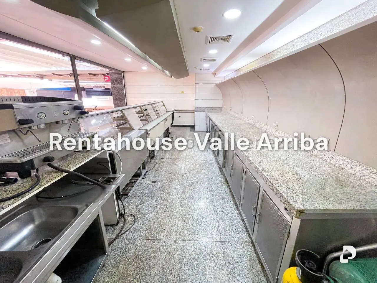 Local comercial en Los Palos Grandes, Caracas – 8