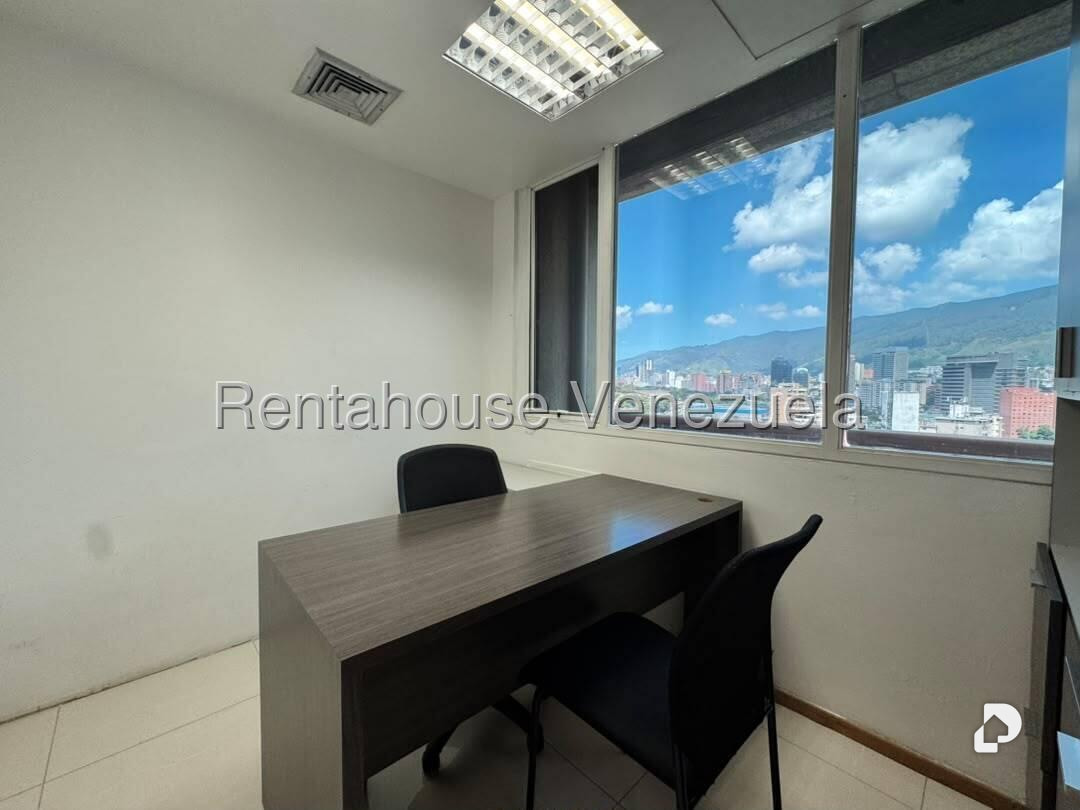 Oficina en Bello Monte, Caracas – 12
