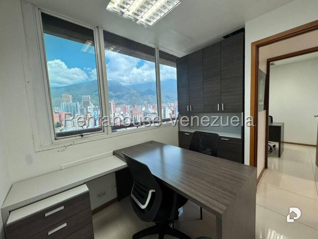 Oficina en Bello Monte, Caracas – 13