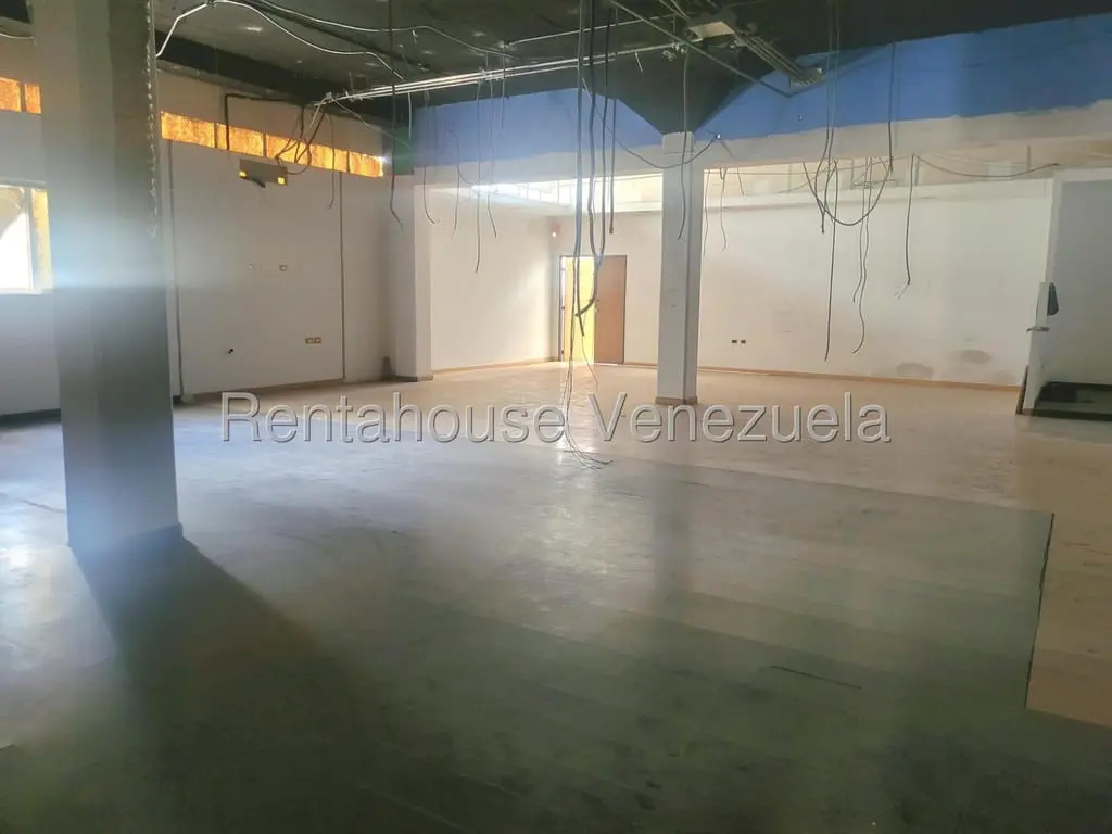 Warehouse in Boleíta Norte, Caracas - 1