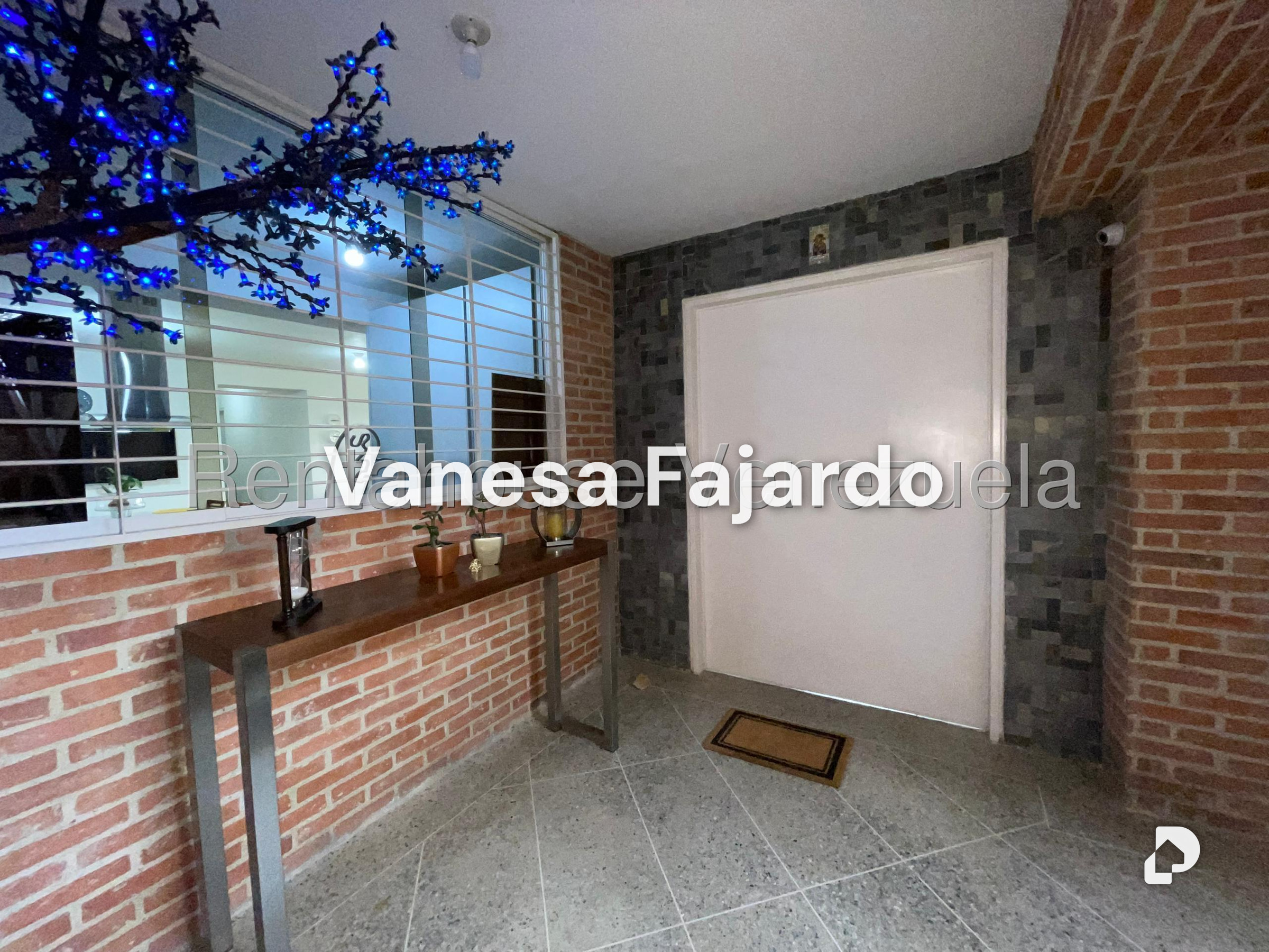 Edificio en Club de Campo, San Antonio de Los Altos – 28