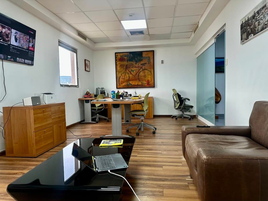 Oficina en El Rosal, Caracas - 1