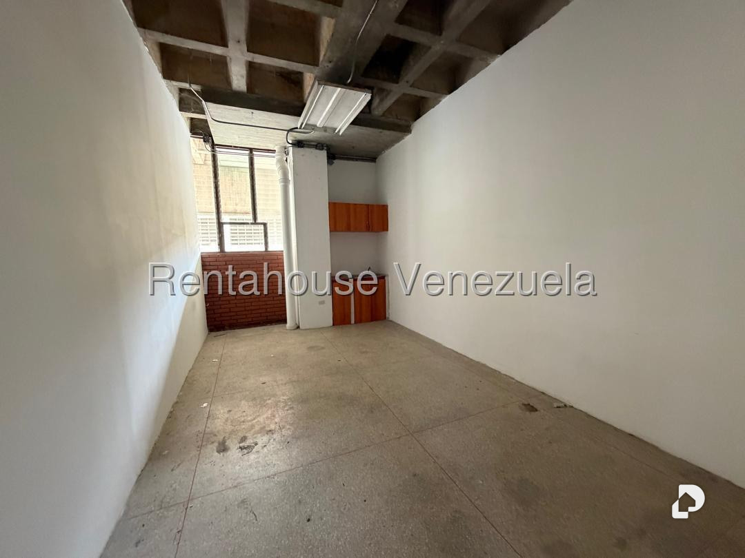 Local comercial en El Valle, Caracas – 13