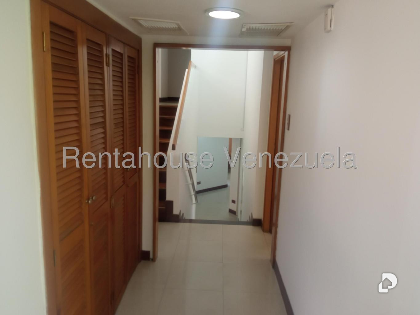 Apartamento en Las Mercedes, Caracas – 24
