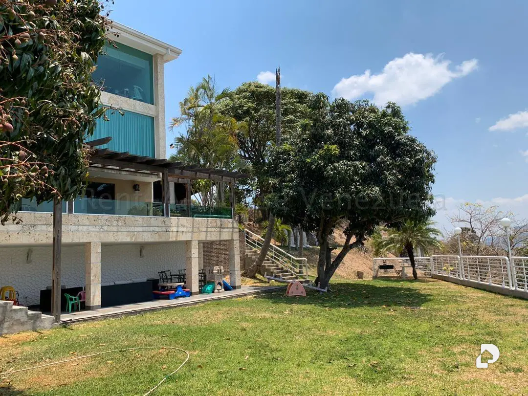 Casa en Cumbres de Curumo, Caracas – 3