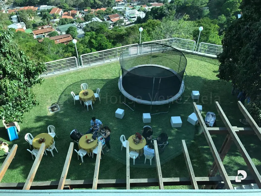 Casa en Cumbres de Curumo, Caracas – 26