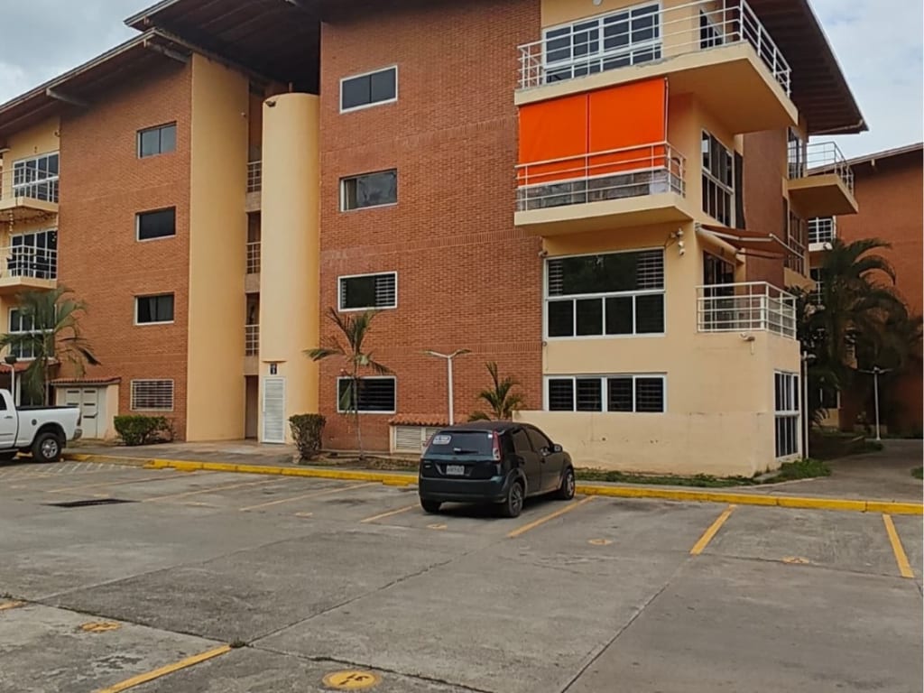 Apartamento en Valle Arriba, Guatire - 1