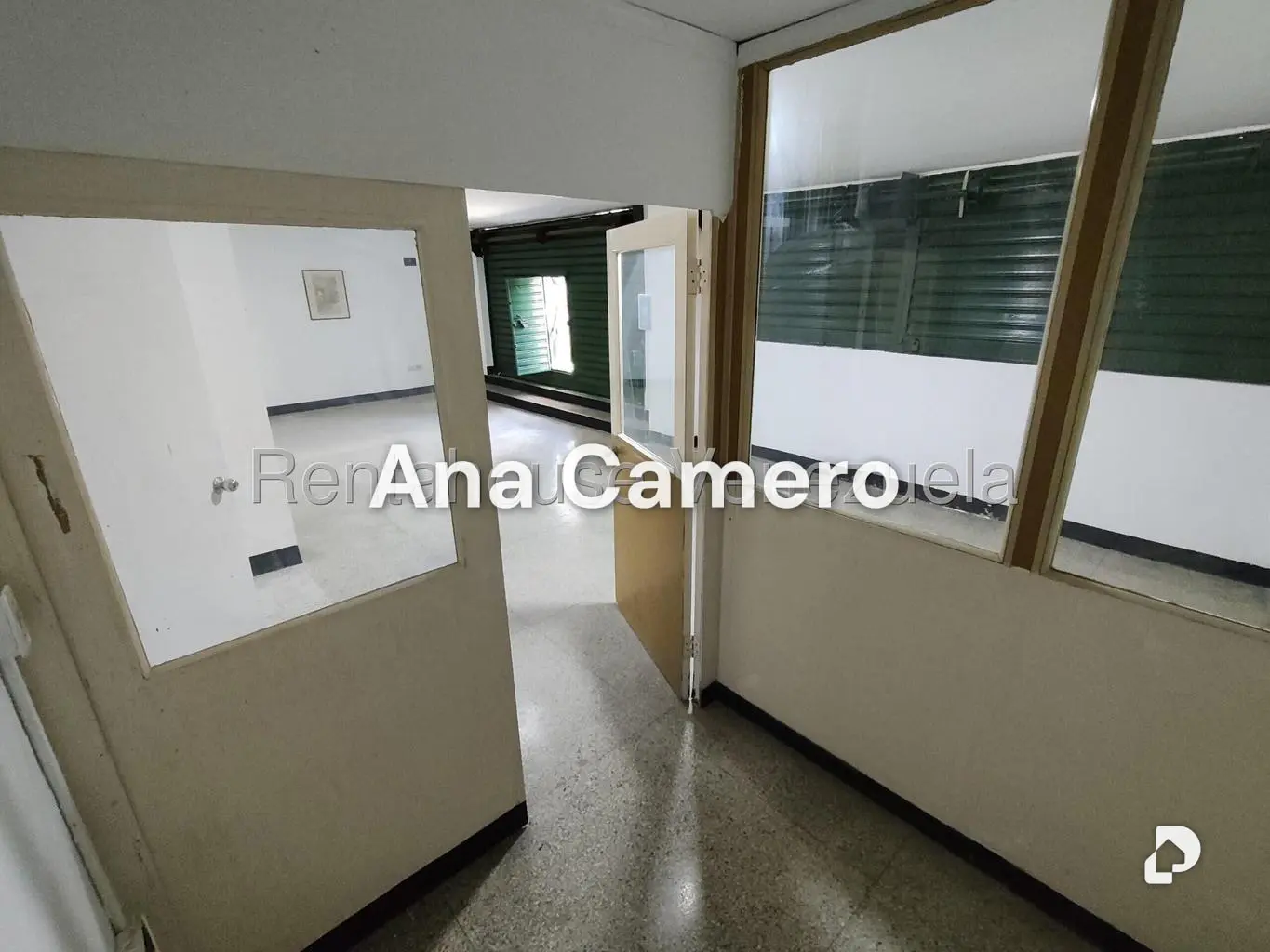 Local comercial en Montecristo, Caracas – 12