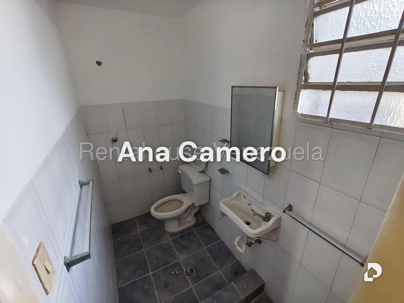 Local comercial en Montecristo, Caracas – 16
