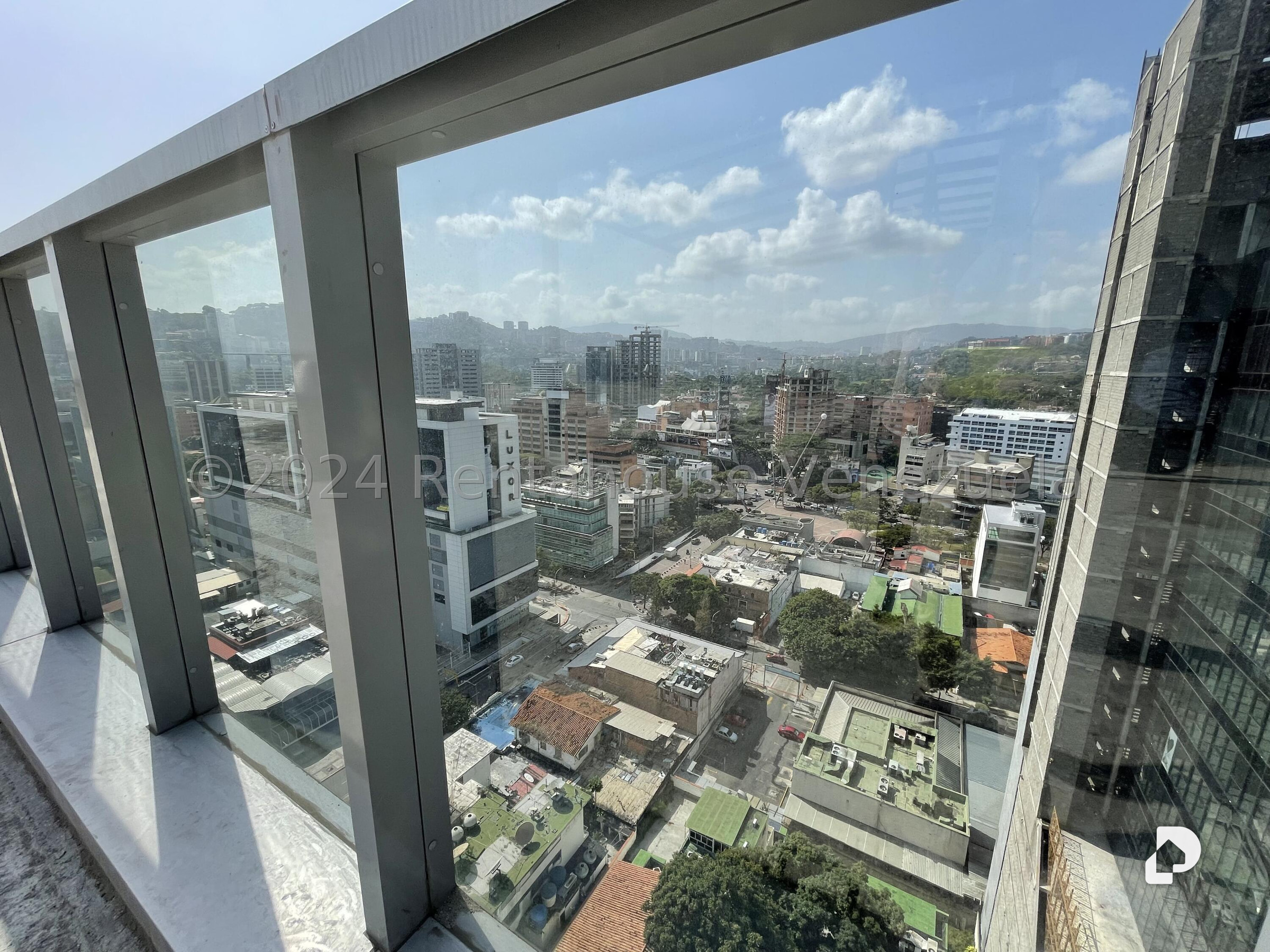 Local comercial en Las Mercedes, Caracas – 16