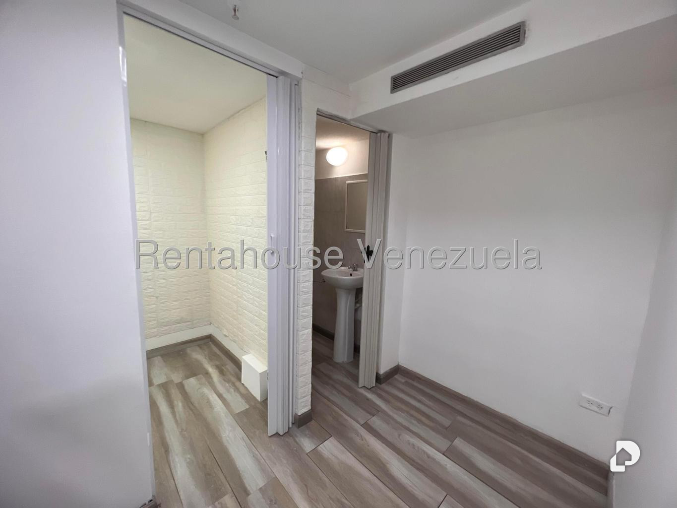 Commercial space in La Castellana, Caracas – 8
