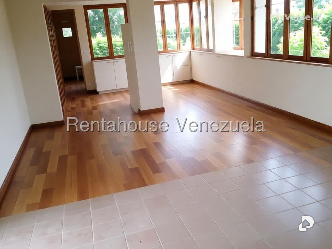 Casa en Las Mercedes, Caracas – 30