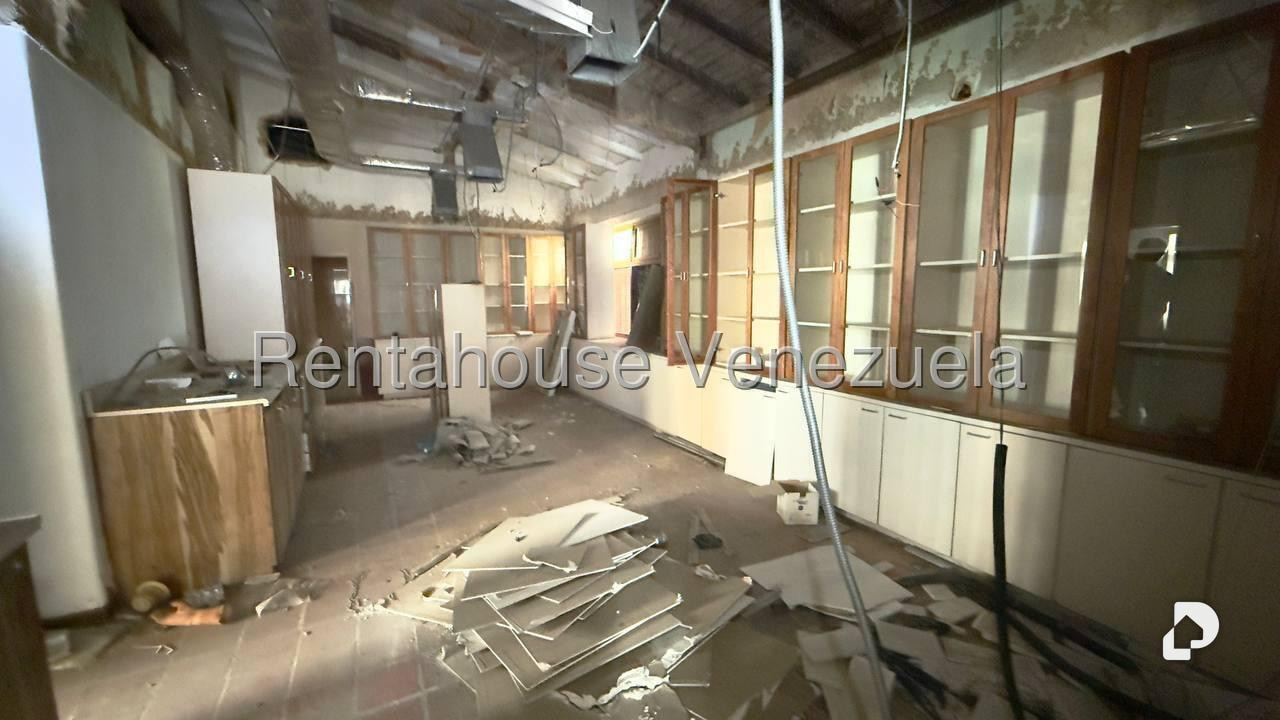 Casa en Las Mercedes, Caracas – 13