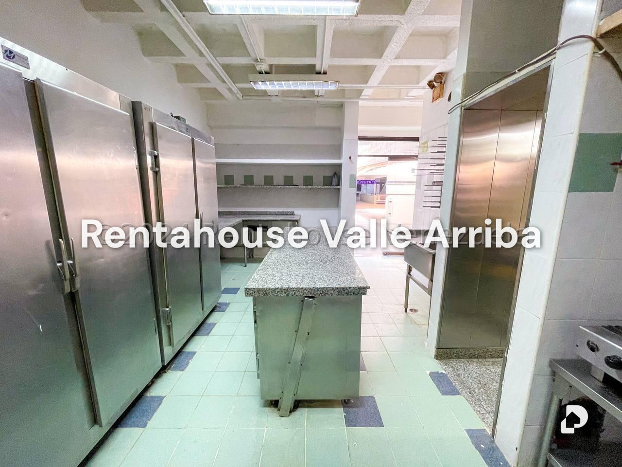 Local comercial en Los Palos Grandes, Caracas – 16