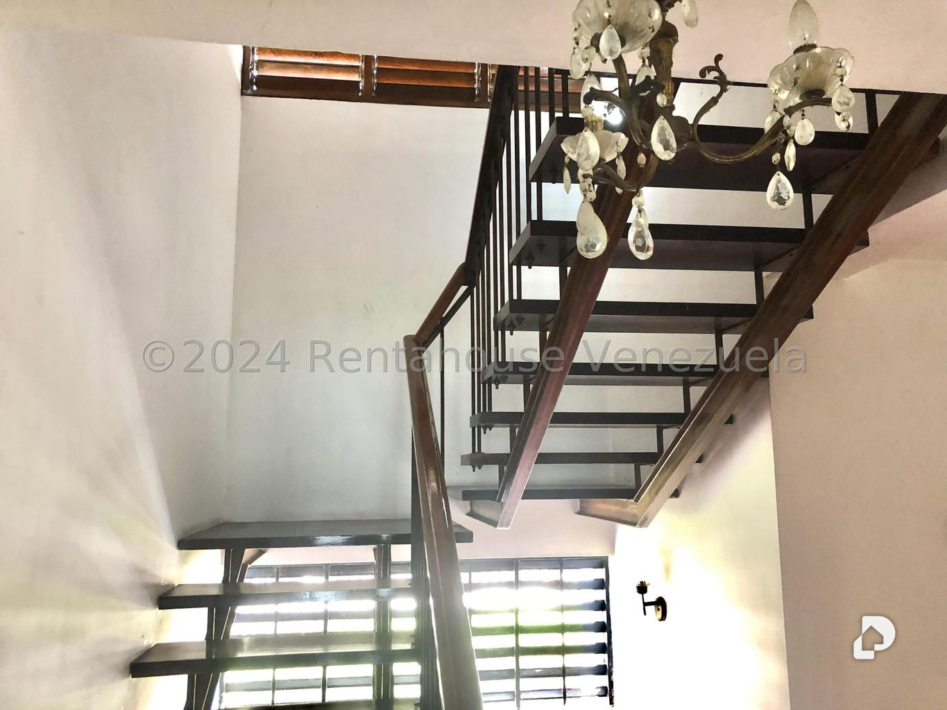 Casa en Cumbres de Curumo, Caracas – 30