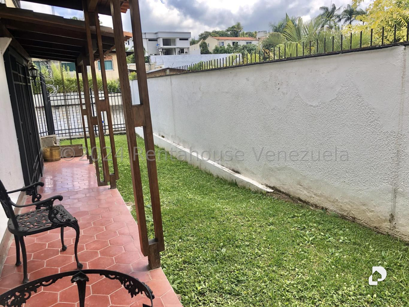 Casa en Cumbres de Curumo, Caracas – 24