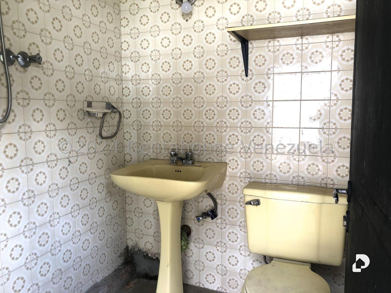 Casa en Cumbres de Curumo, Caracas – 23