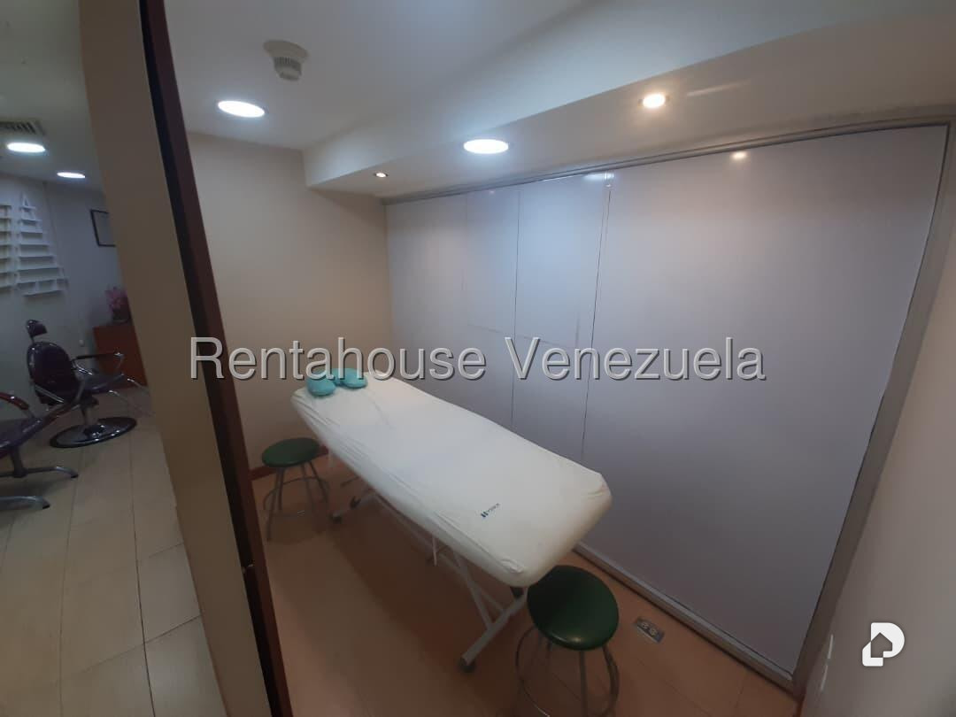 Commercial space in Los Palos Grandes, Caracas – 9