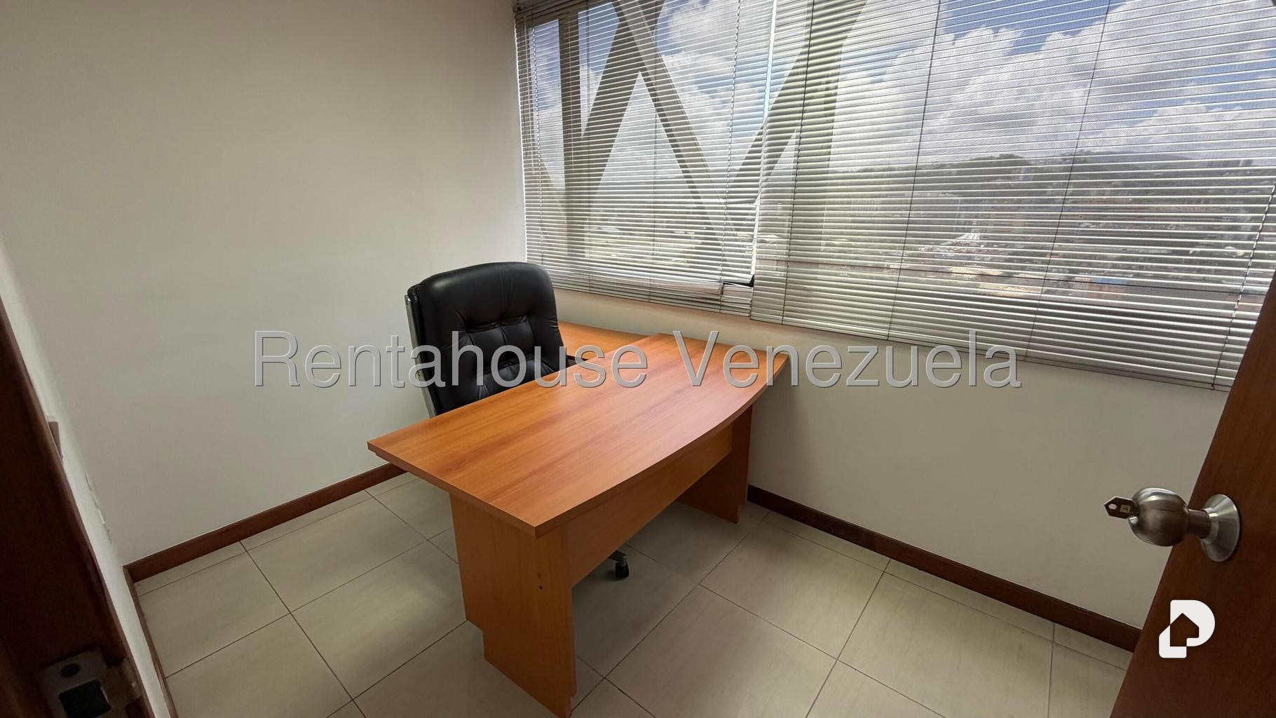 Office in Chacao, Caracas – 27