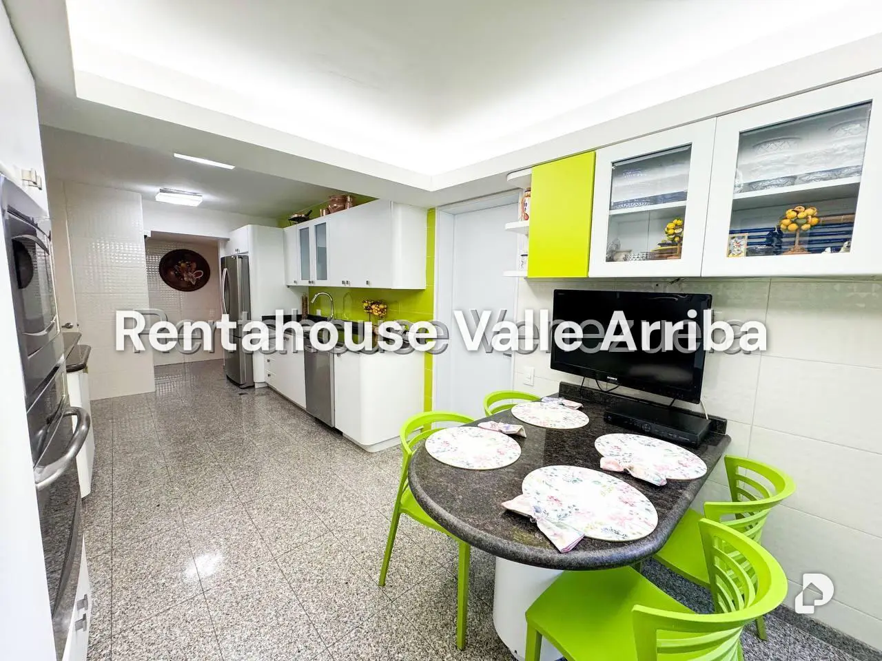 Apartamento en Lomas de La Lagunita, Caracas – 18