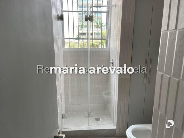 Apartamento en Los Palos Grandes, Caracas – 14