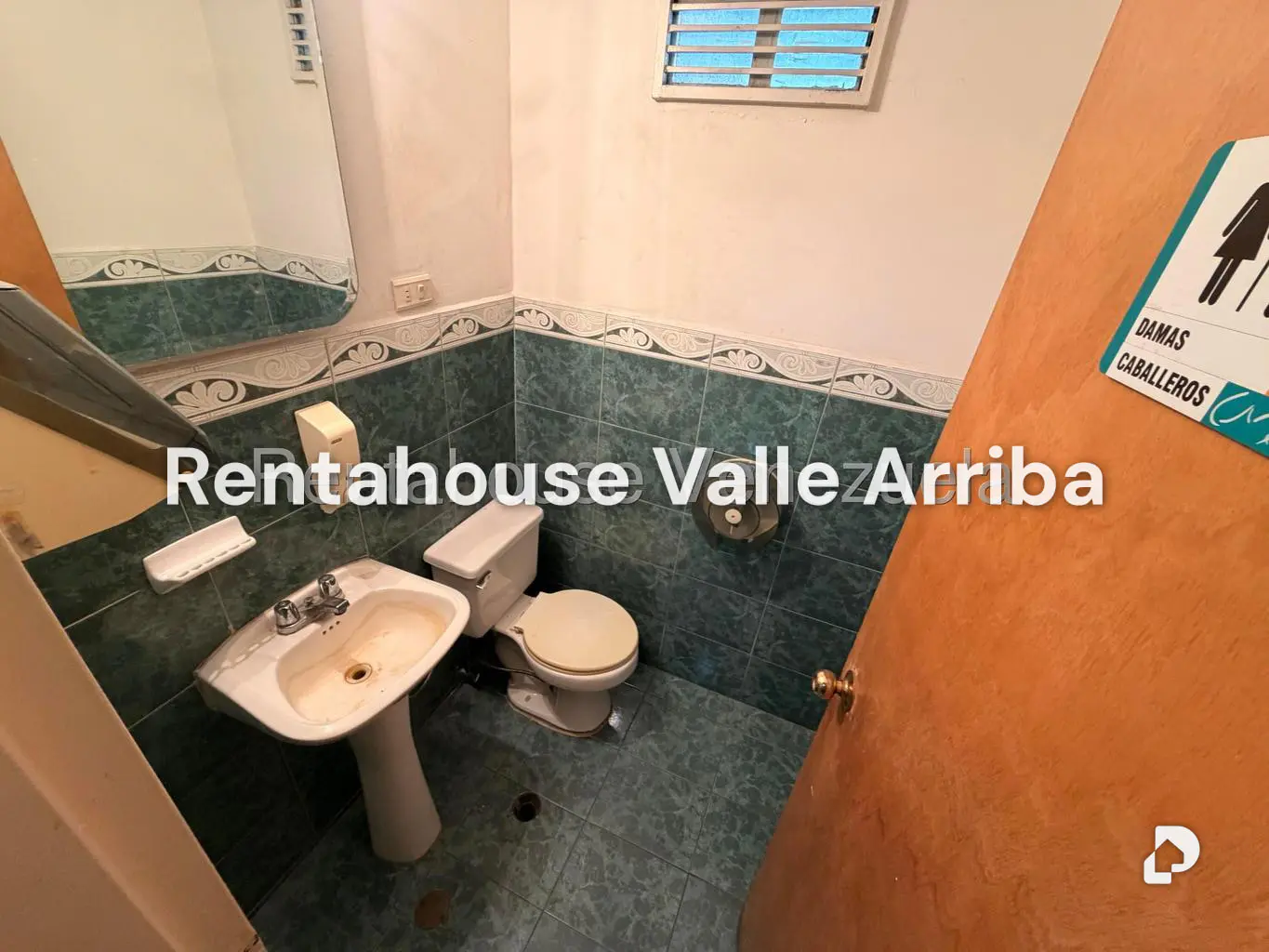 Local comercial en Bello Monte, Caracas – 17