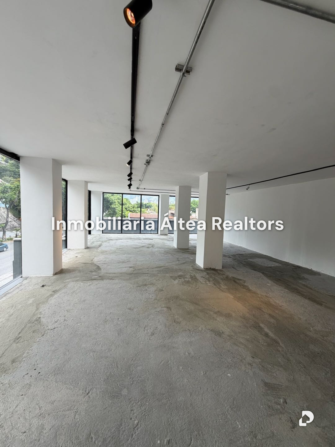 Local comercial en Chuao, Caracas – 2