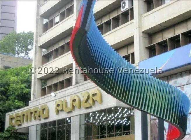 Oficina en Los Palos Grandes, Caracas - 1