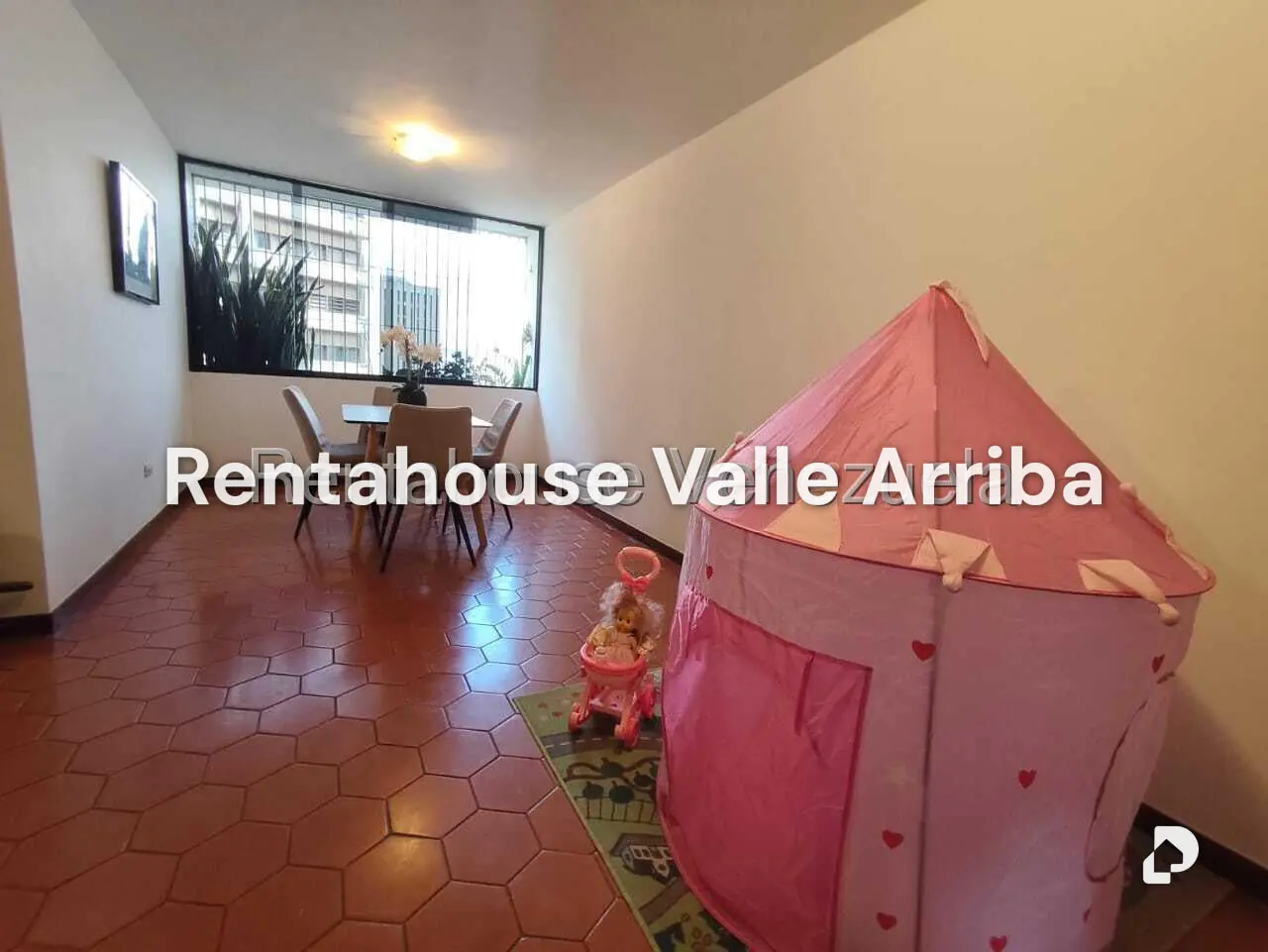 Apartamento en Los Palos Grandes, Caracas – 12