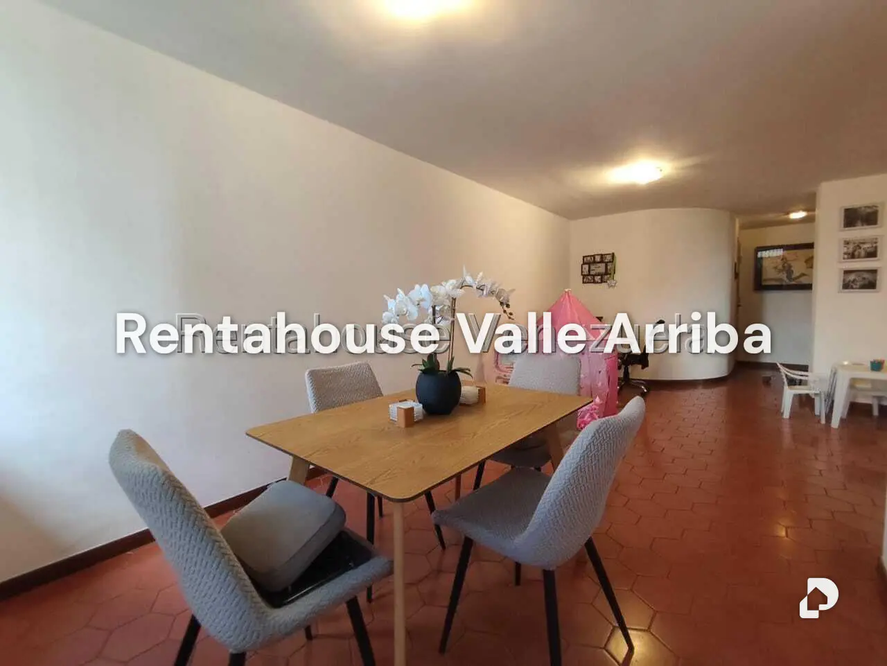 Apartamento en Los Palos Grandes, Caracas – 10