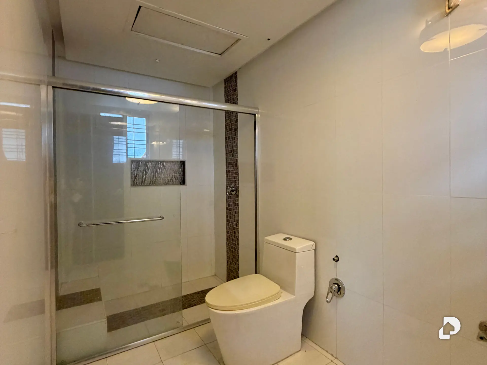 Casa en Urb. Miranda, Caracas – 25