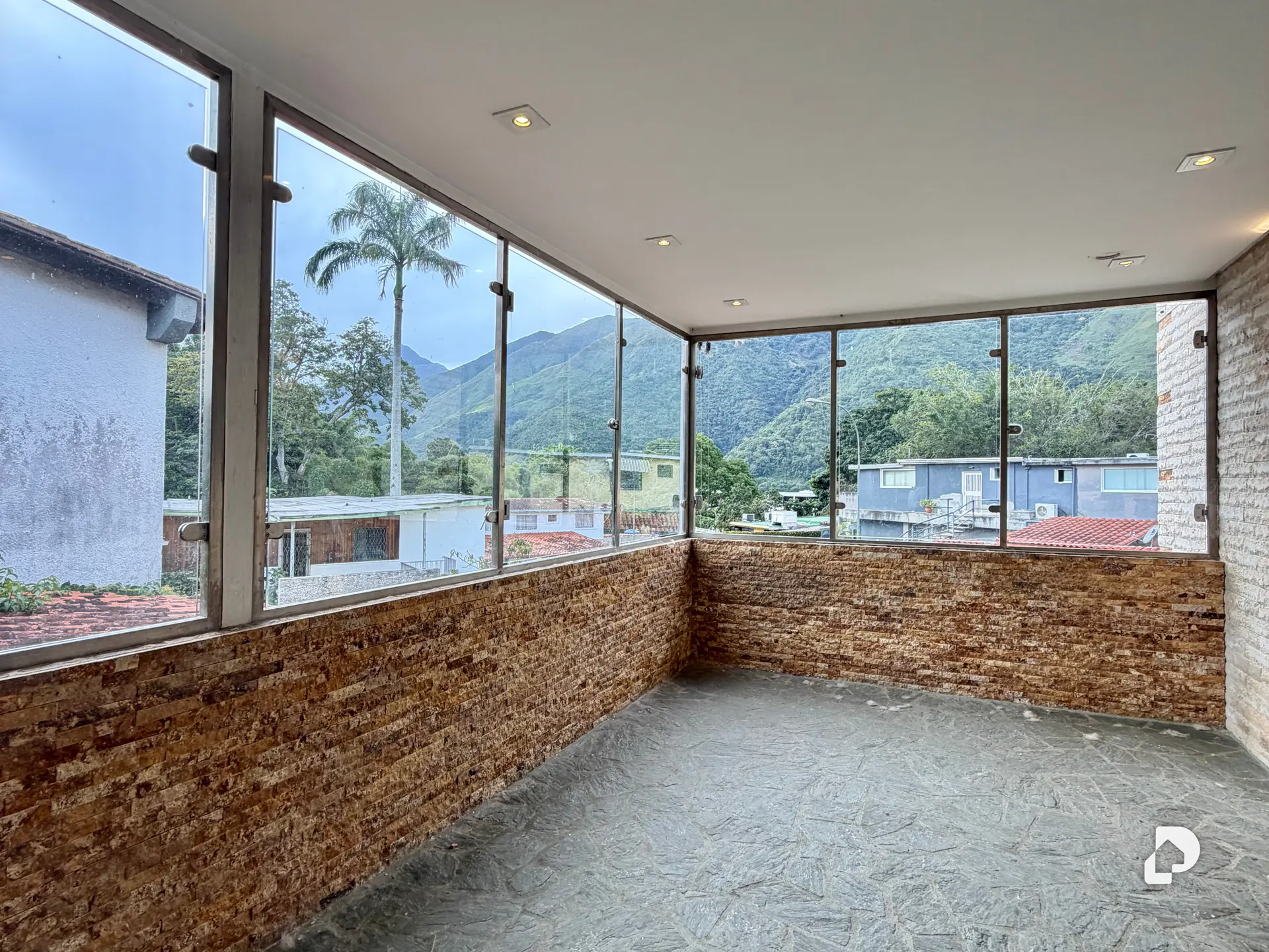Casa en Urb. Miranda, Caracas – 21