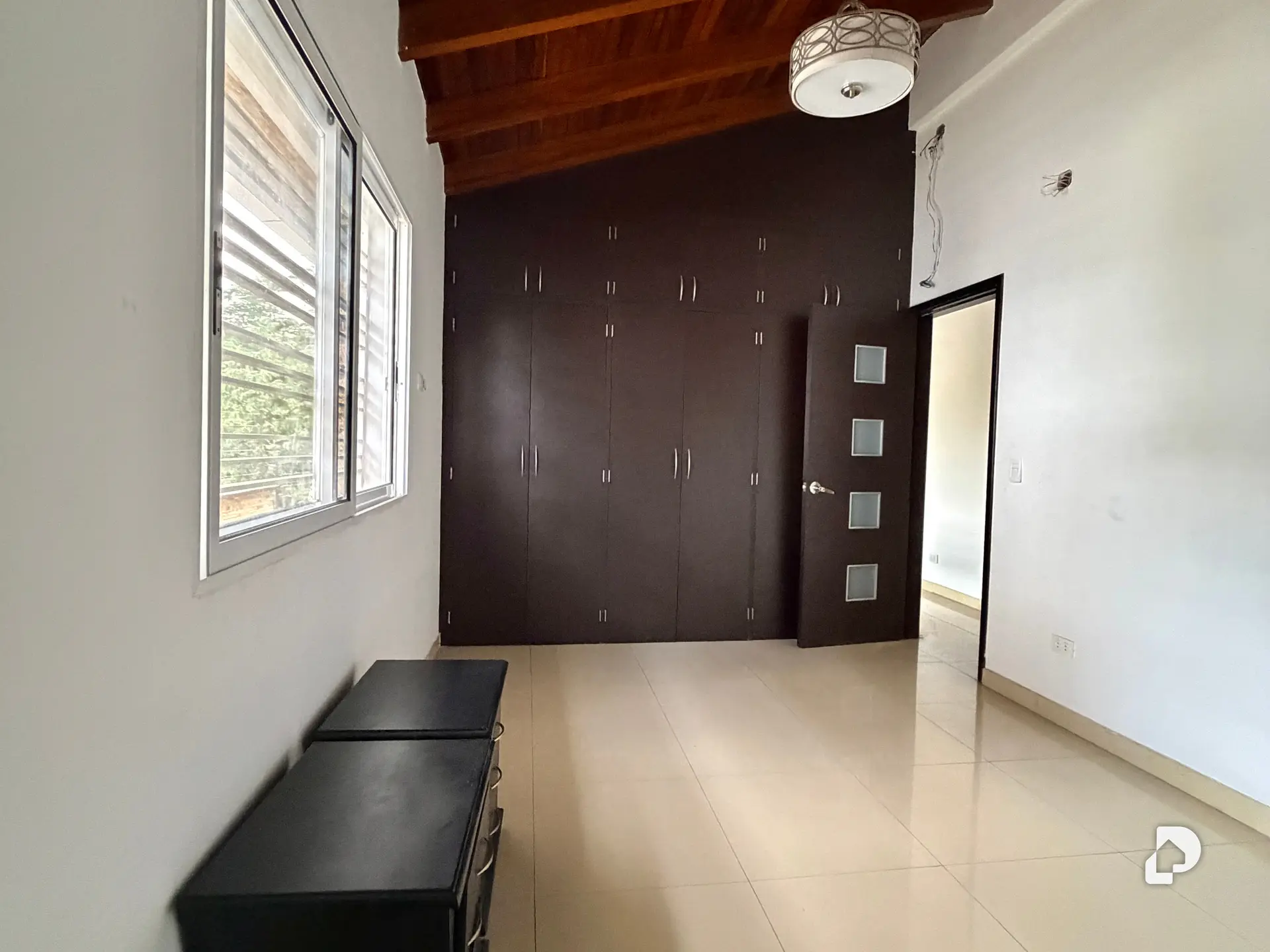 Casa en Urb. Miranda, Caracas – 19