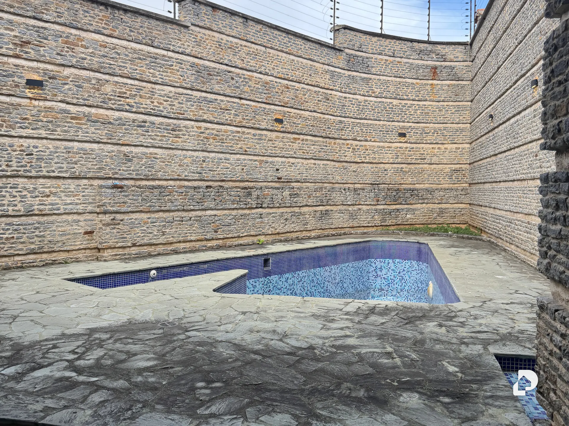 Casa en Urb. Miranda, Caracas – 33