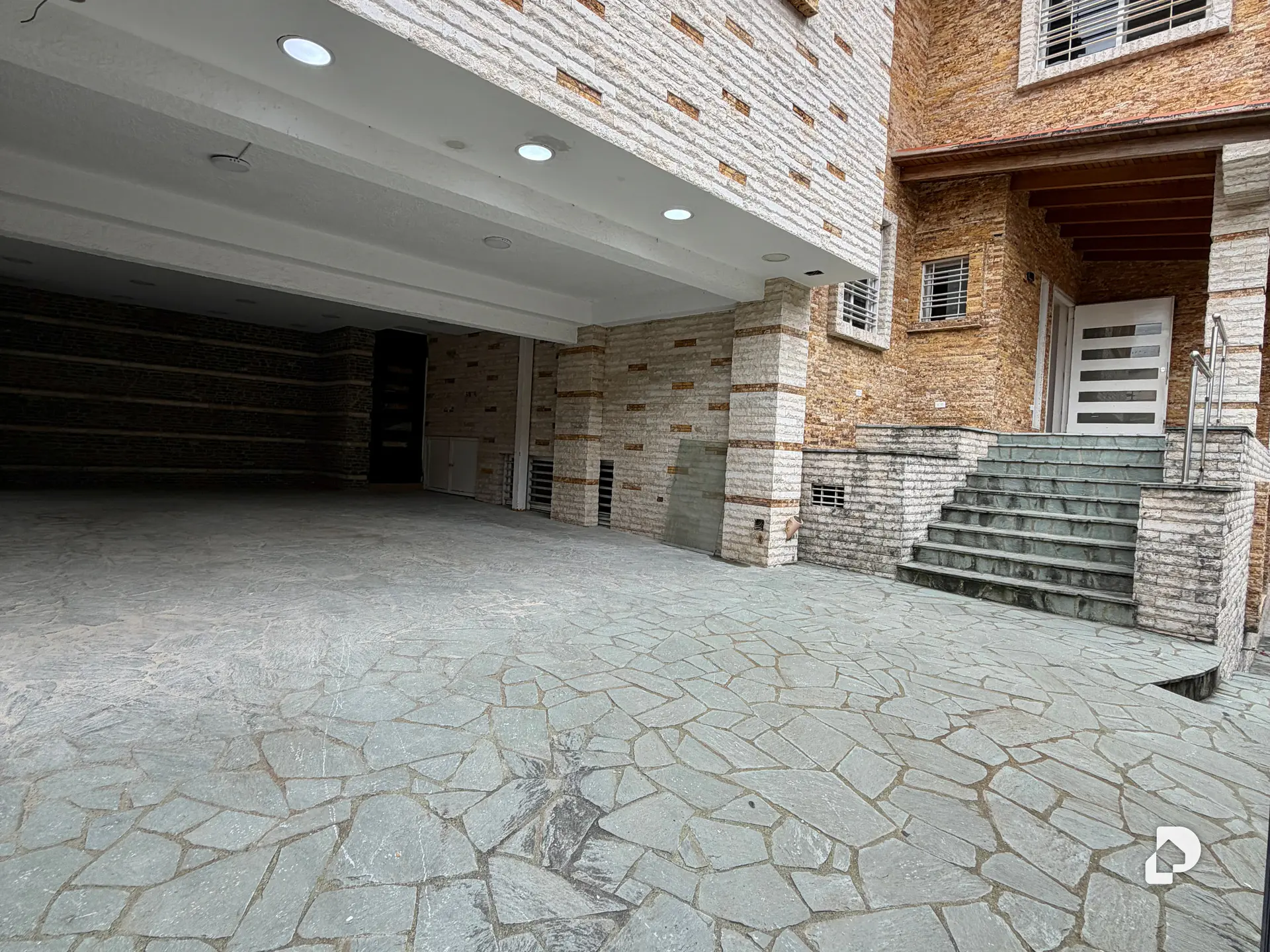 Casa en Urb. Miranda, Caracas – 3