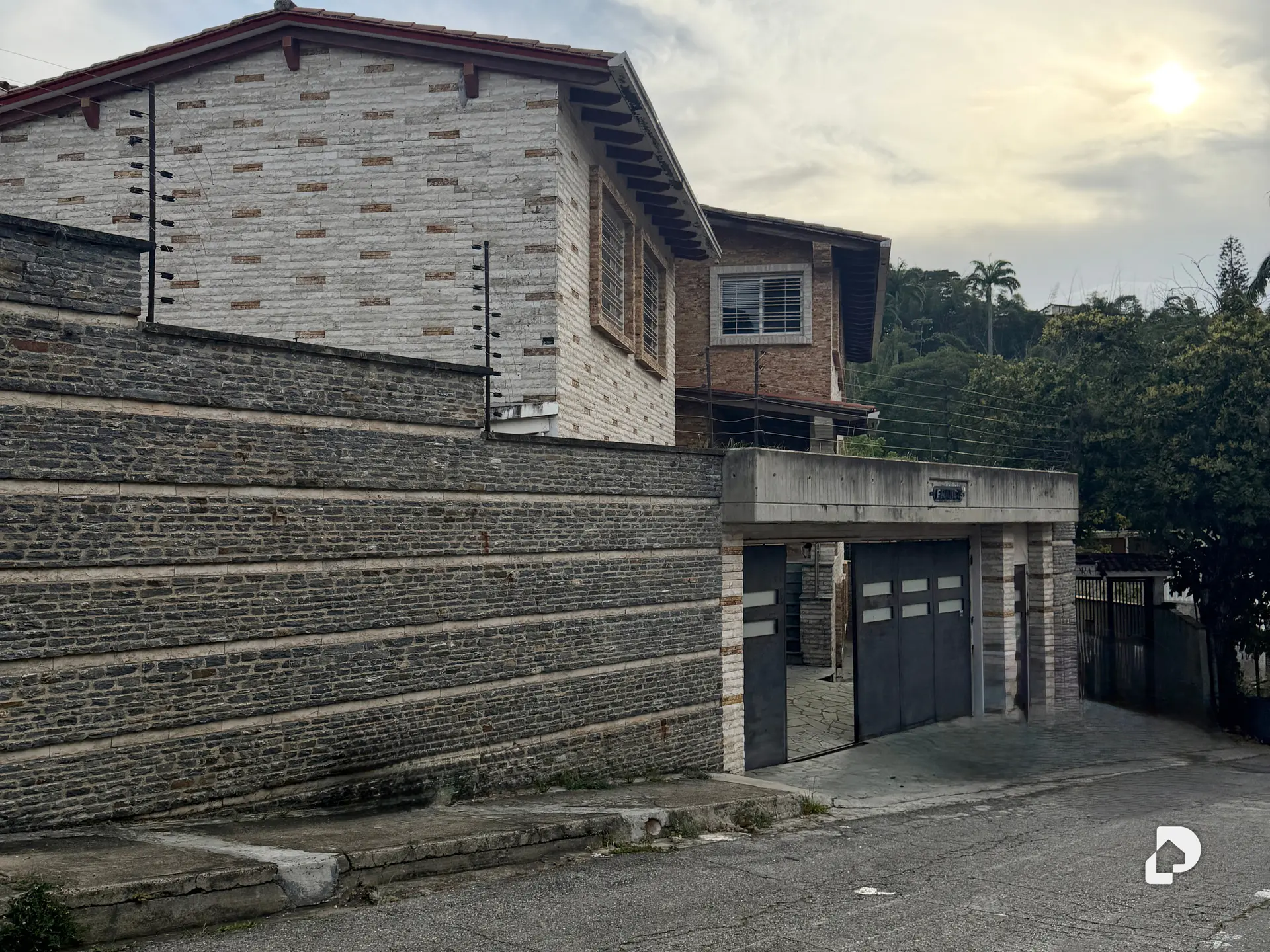 Casa en Urb. Miranda, Caracas – 35