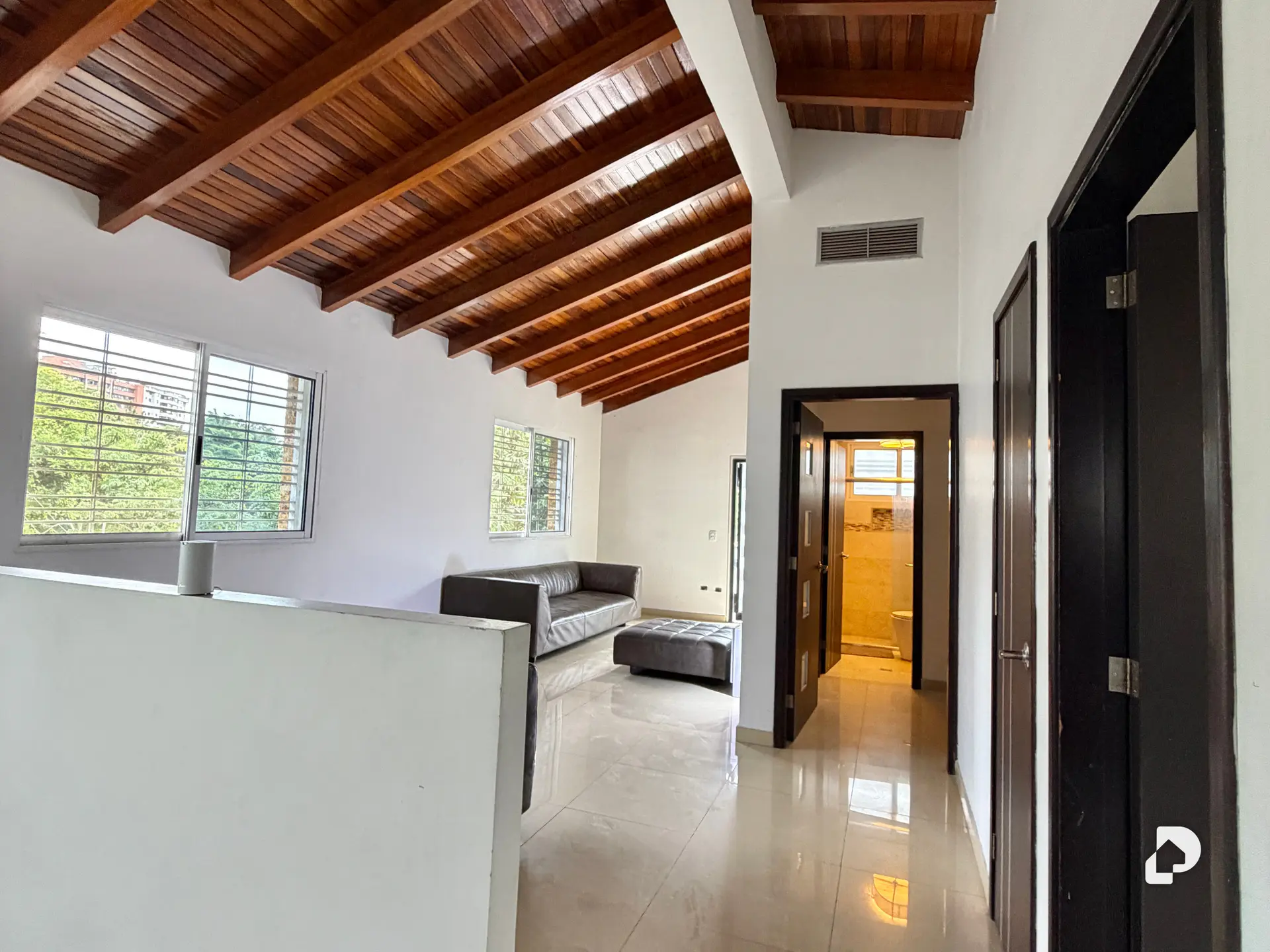 Casa en Urb. Miranda, Caracas – 11