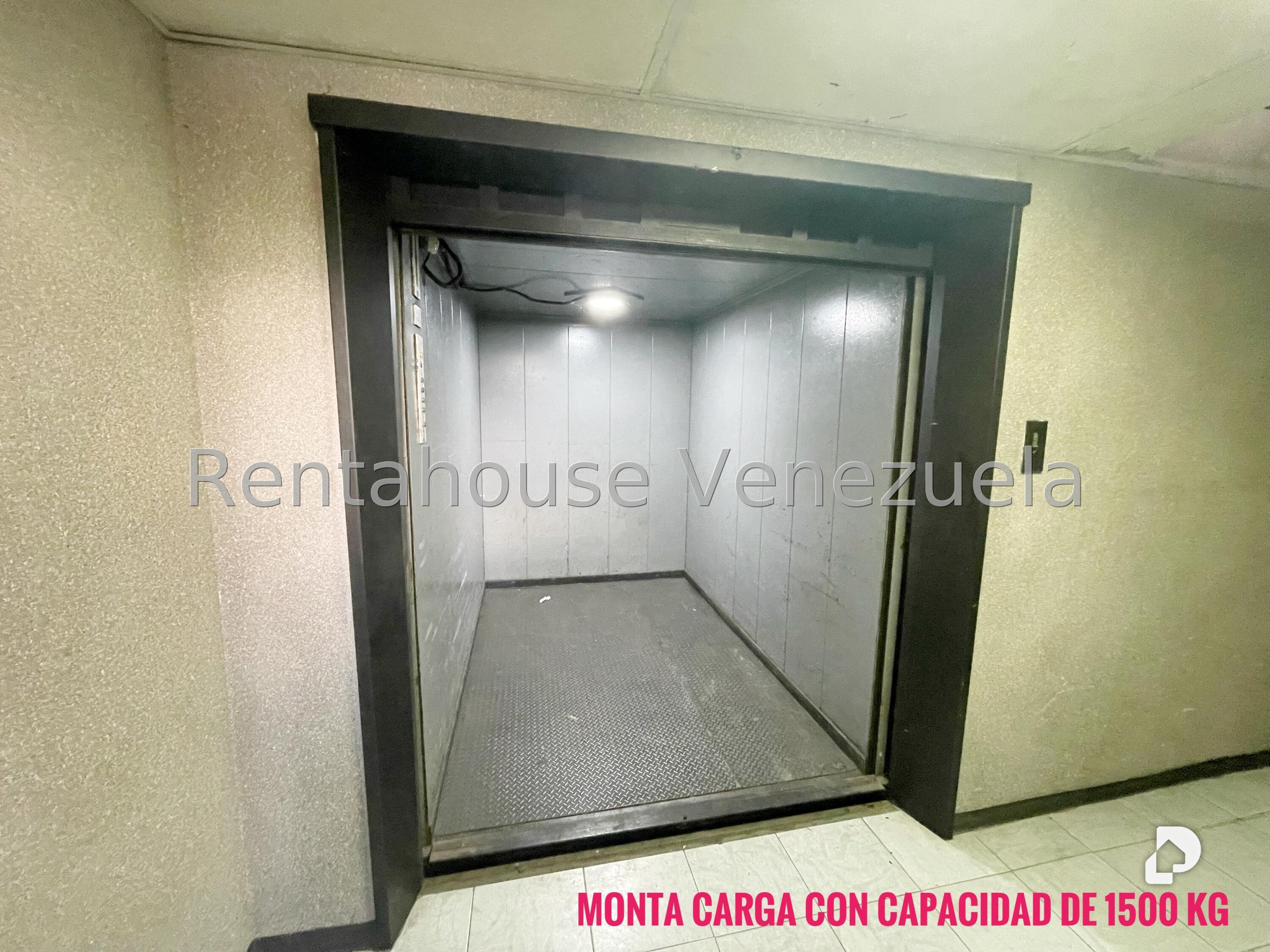 Local comercial en La Urbina, Caracas