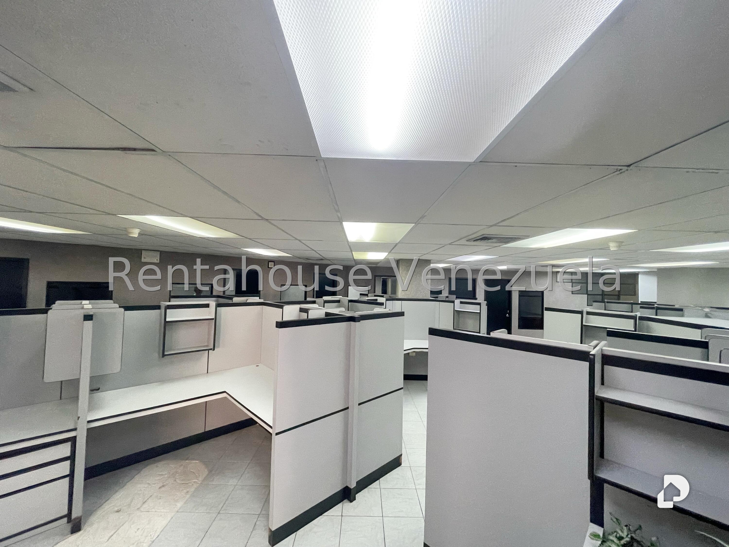 Local comercial en La Urbina, Caracas