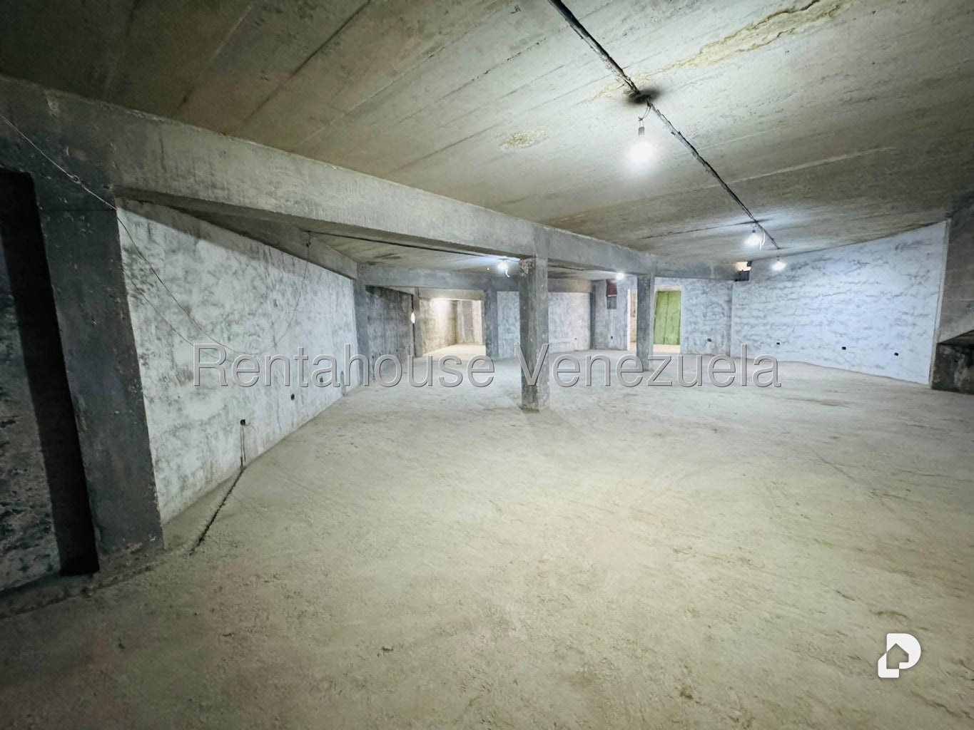 Local comercial en Parroquia Altagracia, Caracas – 29