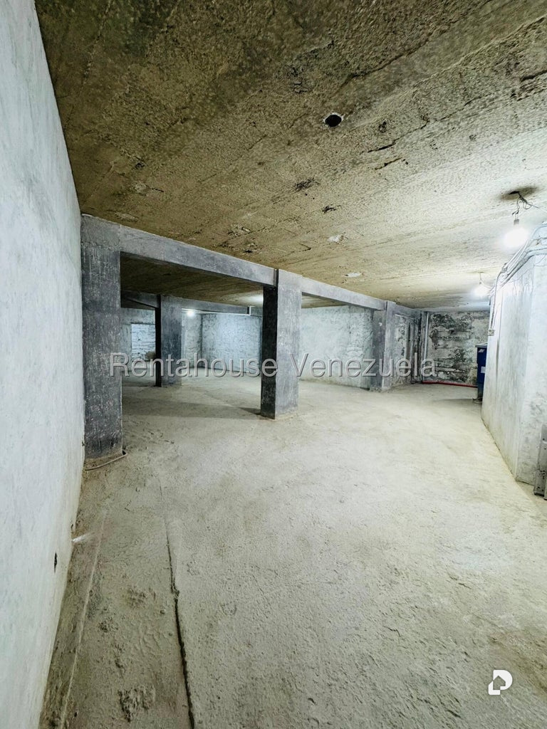 Local comercial en Parroquia Altagracia, Caracas – 26