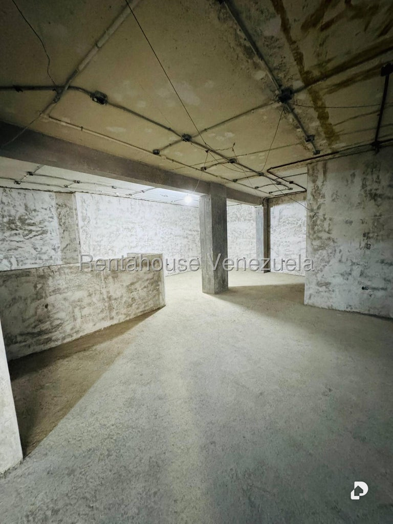 Local comercial en Parroquia Altagracia, Caracas – 24