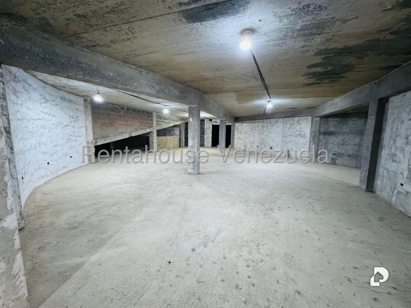 Local comercial en Parroquia Altagracia, Caracas – 23